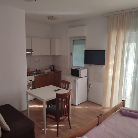 Apartmani Ledenko Kaštela Esterno foto