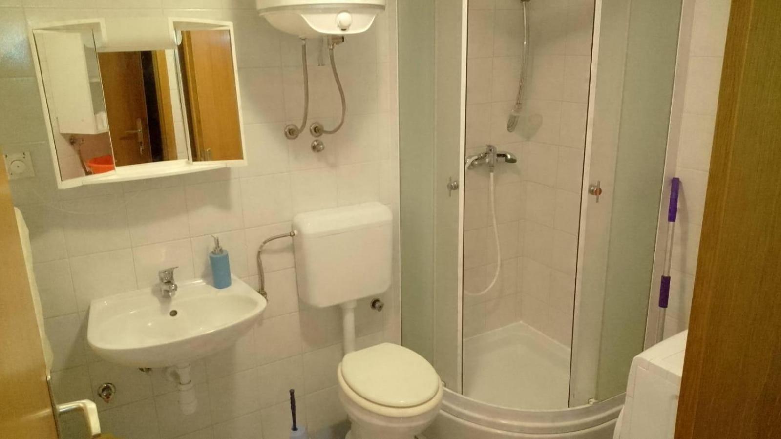 Apartmani Ledenko Kaštela Esterno foto