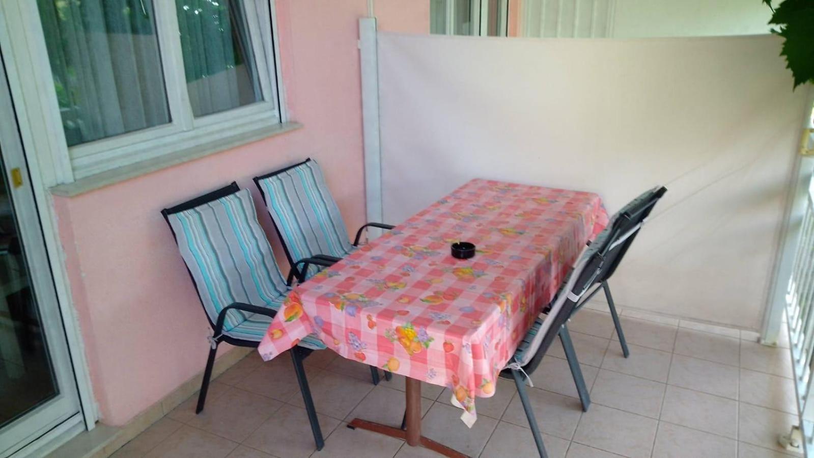 Apartmani Ledenko Kaštela Esterno foto