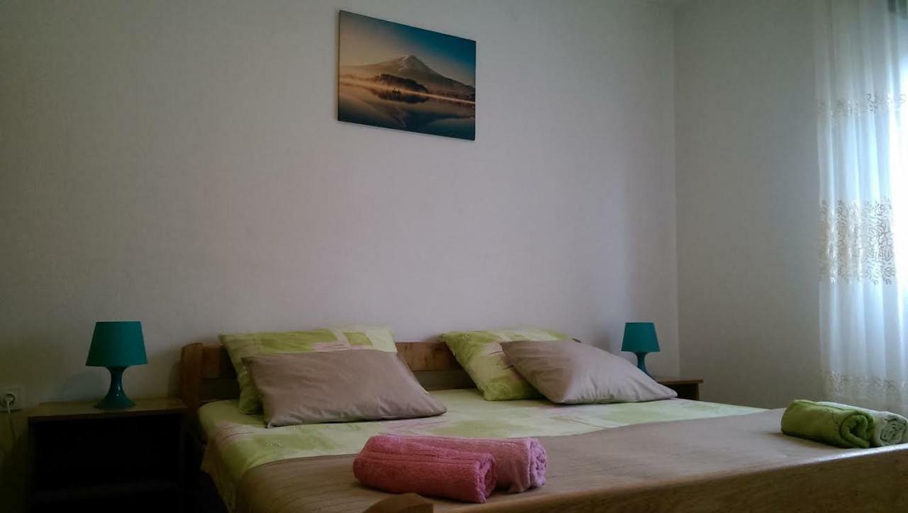 Apartmani Ledenko Kaštela Esterno foto