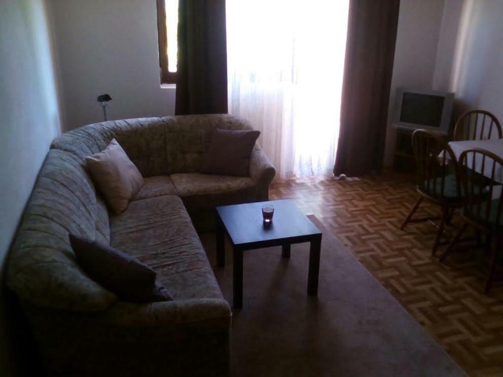 Apartmani Ledenko Kaštela Esterno foto