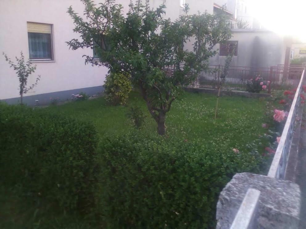 Apartmani Ledenko Kaštela Esterno foto