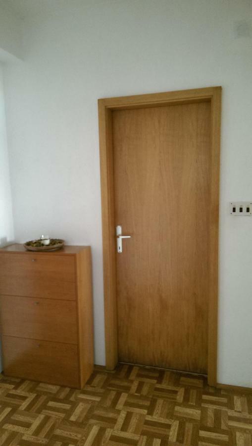 Apartmani Ledenko Kaštela Esterno foto